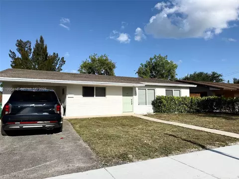 207 SW 12th Ave, Dania Beach, FL 33004