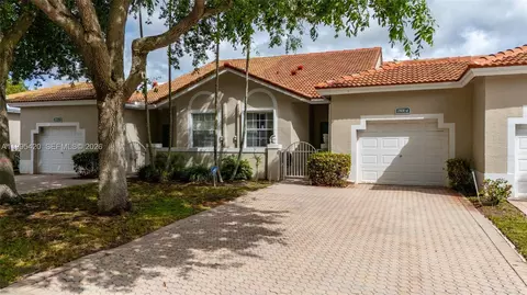 7501 S Aragon Blvd #4, Sunrise, FL 33313