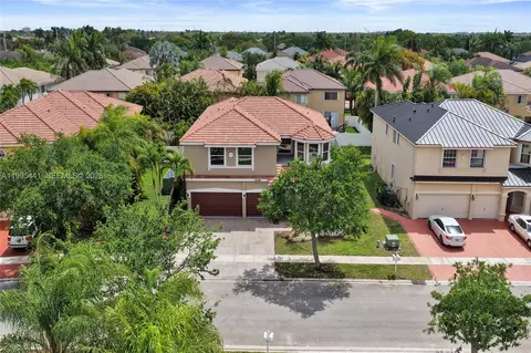 16180 SW 14th St, Pembroke Pines, FL 33027
