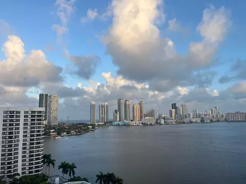 3530 Mystic Pointe Dr #1711, Aventura, FL 33180