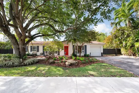 9370 SW 82nd St, Miami, FL 33173