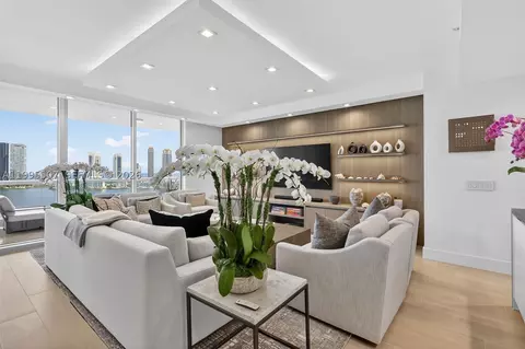 6000 Island Blvd #2102, Aventura, FL 33160