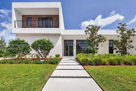16709 Botaniko Dr N, Weston, FL 33326