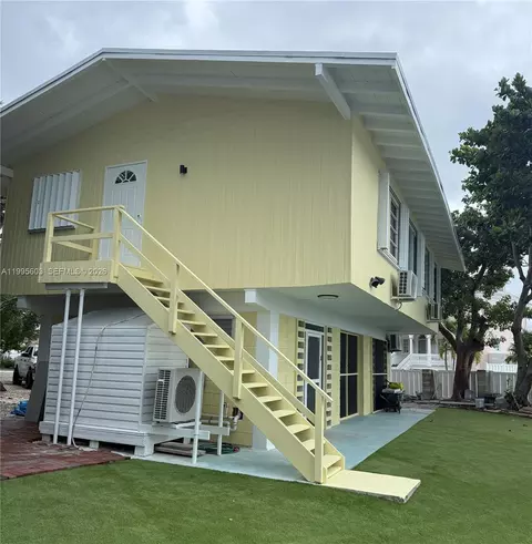 1126 Grand St, Key Largo, FL 33037
