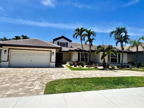 2723 E Abiaca Cir, Davie, FL 33328