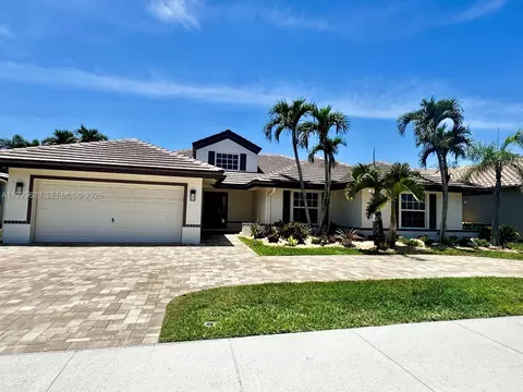 2723 E Abiaca Cir, Davie, FL 33328