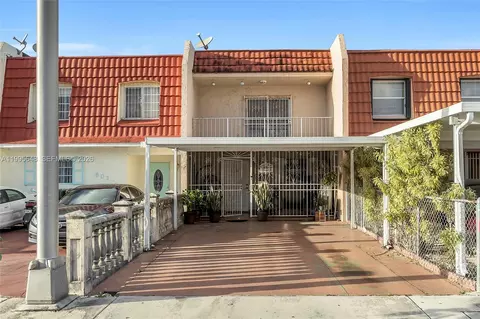 805 W 79th Pl, Hialeah, FL 33014