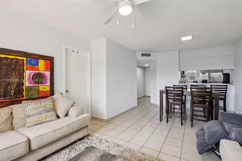 9930 Twin Lakes Dr #7-L, Coral Springs, FL 33071
