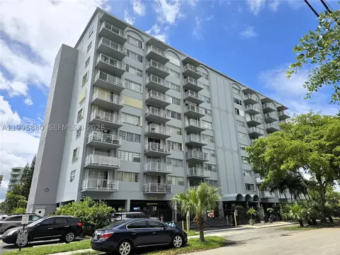 1470 NE 125th Ter #308, North Miami, FL 33161