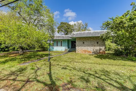 985 NE 84th St, Miami, FL 33138