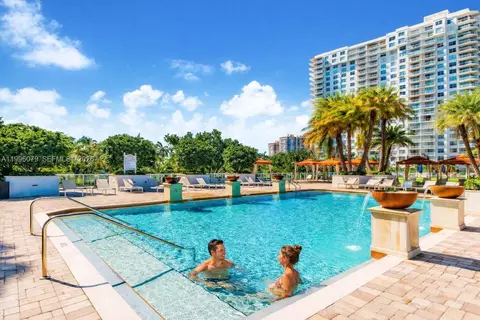 2851 NE 183rd St #906E, Aventura, FL 33160