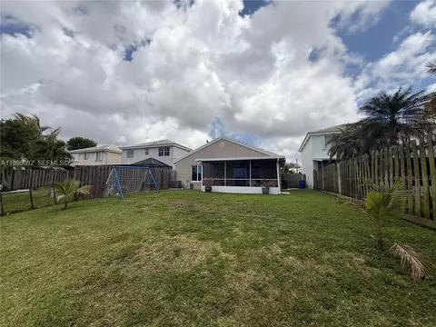 Exterior - 3091 Lighthouse Pl, Margate, FL 33063 photo 11 of 12