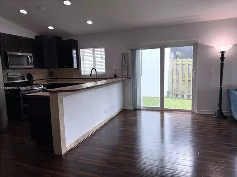 Living - 3091 Lighthouse Pl, Margate, FL 33063 photo 1 of 4