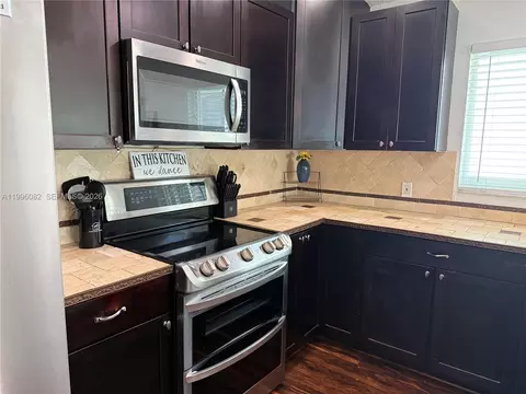 Kitchen - 3091 Lighthouse Pl, Margate, FL 33063 photo 2 of 2