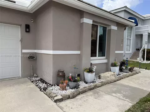 Exterior - 3091 Lighthouse Pl, Margate, FL 33063 photo 4 of 12