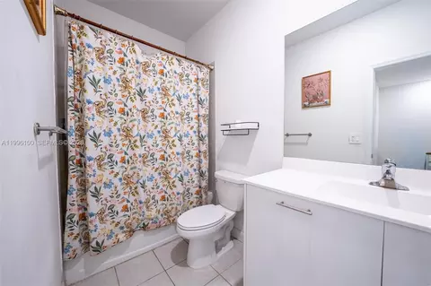 Bath - 12448 NW 23rd Ct, Miami, FL 33167 photo 4 of 5