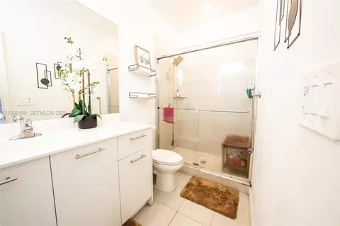 Bath - 12448 NW 23rd Ct, Miami, FL 33167 photo 3 of 5