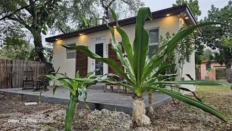 6743 NW 4th Ave, Miami, FL 33150