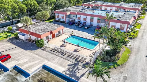 3550 NW 8th Ave #409, Pompano Beach, FL 33064