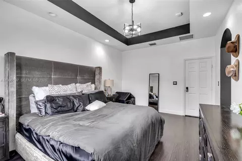 Bedroom - 3446 W 90th St, Hialeah, FL 33018 photo 5 of 6