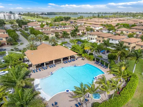 View/Area - 3446 W 90th St, Hialeah, FL 33018 photo 9 of 10