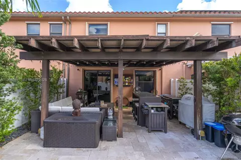Exterior - 3446 W 90th St, Hialeah, FL 33018 photo 4 of 5