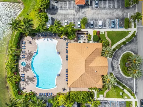 View/Area - 3446 W 90th St, Hialeah, FL 33018 photo 7 of 10