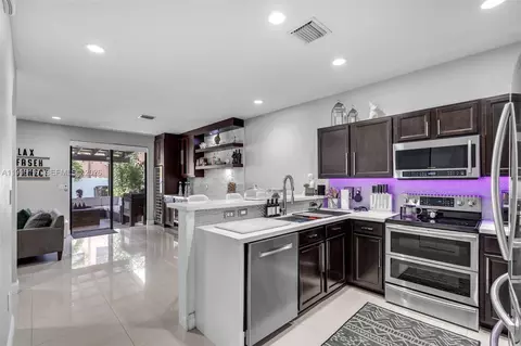 Kitchen - 3446 W 90th St, Hialeah, FL 33018 photo 2 of 3