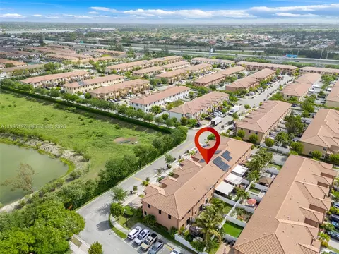 View/Area - 3446 W 90th St, Hialeah, FL 33018 photo 3 of 10
