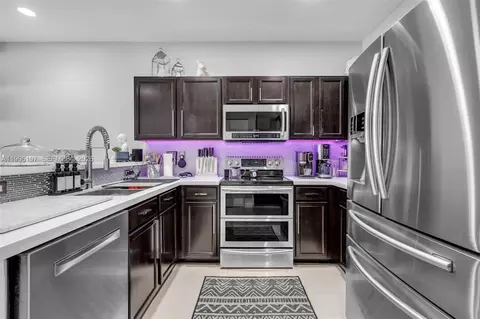 Kitchen - 3446 W 90th St, Hialeah, FL 33018 photo 1 of 3