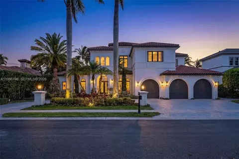 678 Hermitage Cir, Palm Beach Gardens, FL 33410
