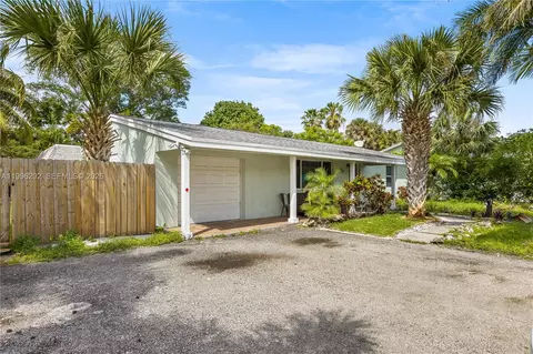 417 SW 1st Ave, Boynton Beach, FL 33435