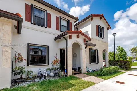 3392 W 105th Ter, Hialeah, FL 33018