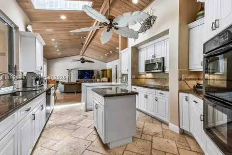 5328 E Leitner Dr, Coral Springs, FL 33067 photo 9