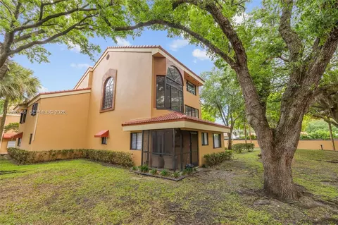 15485 N Miami Lakeway N #208-2, Miami Lakes, FL 33014