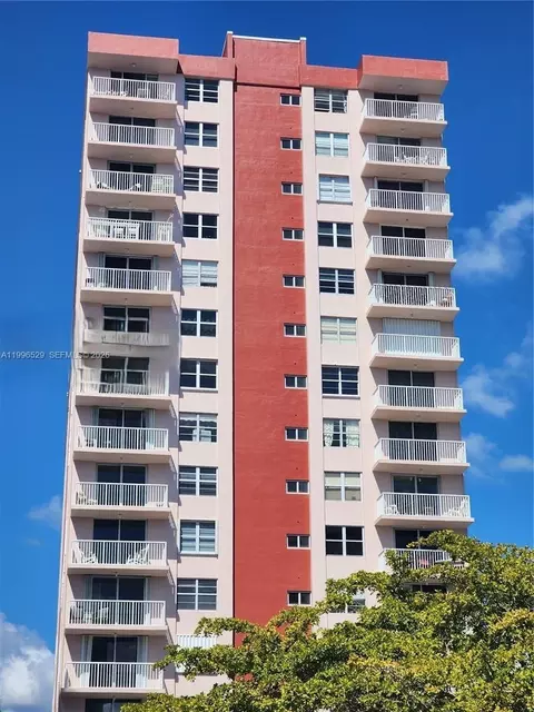 3161 S Ocean Dr #809, Hallandale Beach, FL 33009