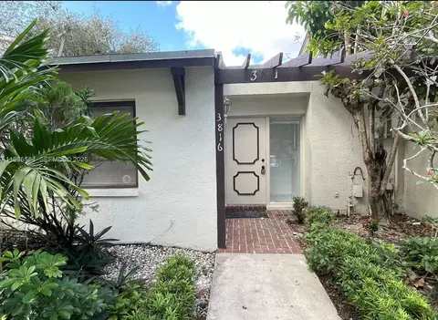 3816 SW 68th Way #14-F, Miramar, FL 33023