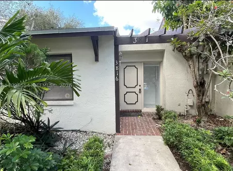 3816 SW 68th Way #14-F, Miramar, FL 33023