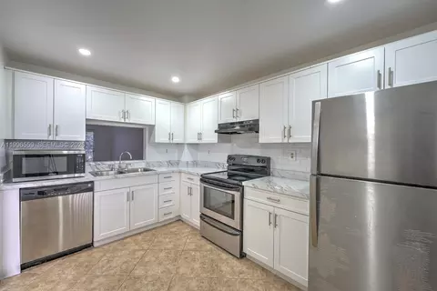 1200 NW 87th Ave #410, Coral Springs, FL 33071