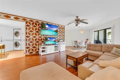 6755 W Broward Blvd #405, Plantation, FL 33317