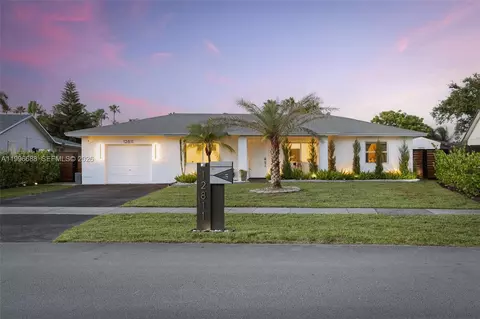 12811 SW 9th Pl, Davie, FL 33325