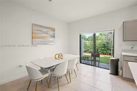Dining - 848 NW 3rd Ter, Pompano Beach, FL 33060 photo 1 of 1
