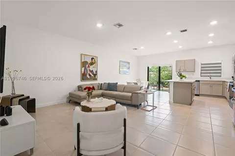 Living - 848 NW 3rd Ter, Pompano Beach, FL 33060 photo 1 of 1