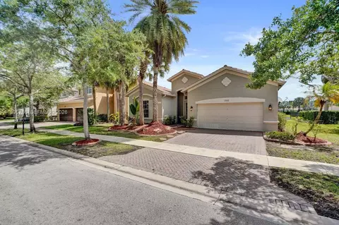 3982 W Whitewater Ave, Weston, FL 33332