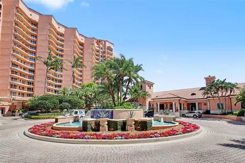60 Edgewater Dr #3G, Coral Gables, FL 33133