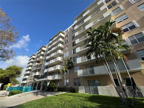 1455 N Treasure Dr #7B, North Bay Village, FL 33141