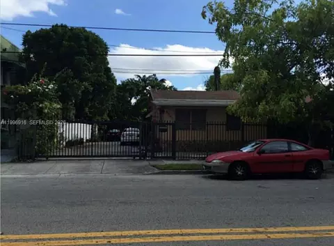 2528 SW 16th St, Miami, FL 33145