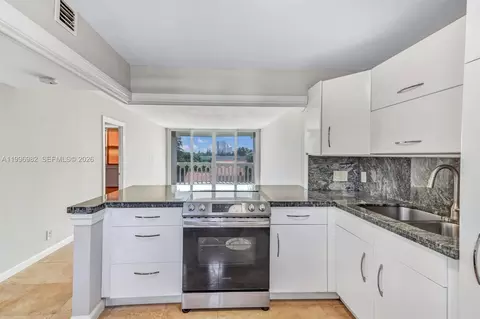 3199 S Ocean Dr #406, Hallandale Beach, FL 33009