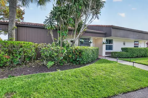 6924 Tiburon Cir #128, Boca Raton, FL 33433