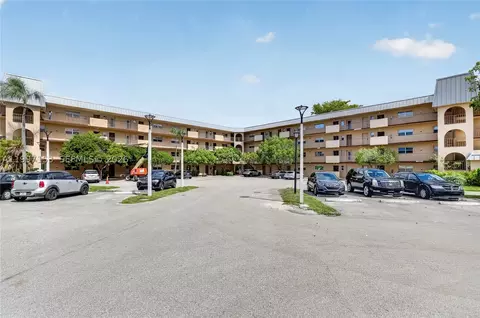 6201 N Falls Cir Dr #207, Lauderhill, FL 33319